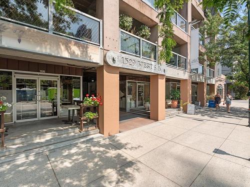 218 1529 W 6 Avenue, Vancouver, BC 