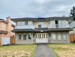 3754 ELMWOOD STREET  Burnaby, BC V5G 1R7