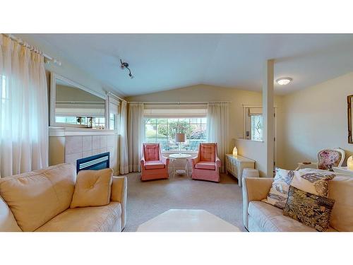 5700 Emily Way, Sechelt, BC 