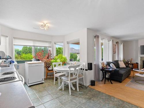 1569 Pinetree Way, Coquitlam, BC 