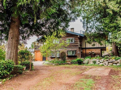 5817 Pebble Crescent, Sechelt, BC 