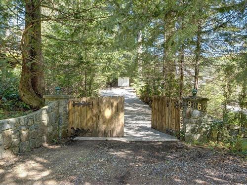 9862 Wescan Road, Halfmoon Bay, BC 