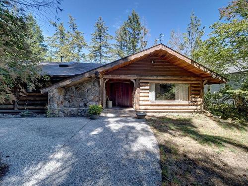 9862 Wescan Road, Halfmoon Bay, BC 