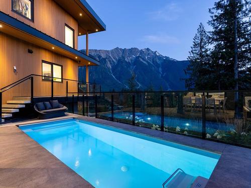 7667 Cerulean Drive, Pemberton, BC 