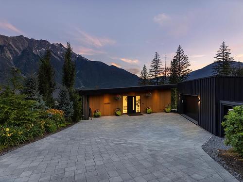 7667 Cerulean Drive, Pemberton, BC 