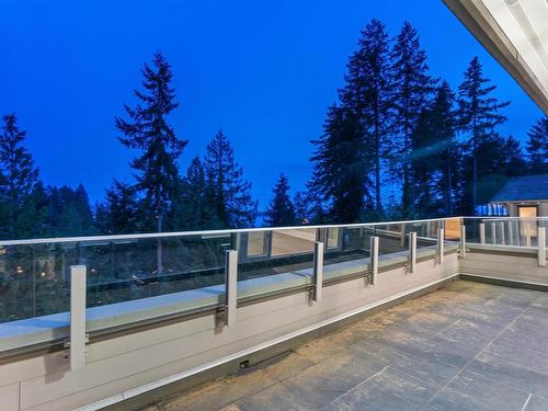 3930 Bayridge Avenue, West Vancouver, BC 