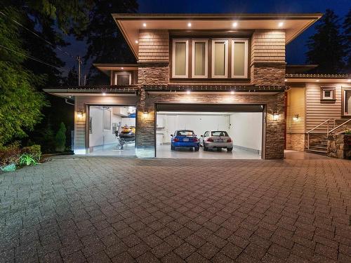 3930 Bayridge Avenue, West Vancouver, BC 