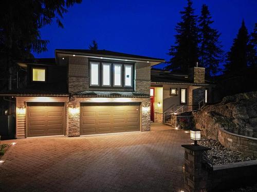 3930 Bayridge Avenue, West Vancouver, BC 