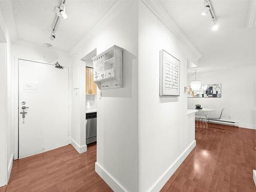 101 1827 W 3Rd Avenue, Vancouver, BC 