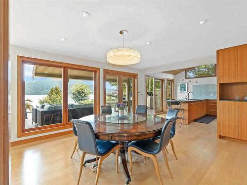 668 Beachview Drive, North Vancouver, BC 