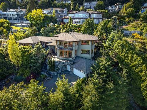 1035 Crestline Road, West Vancouver, BC 