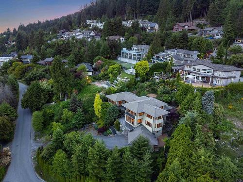 1035 Crestline Road, West Vancouver, BC 