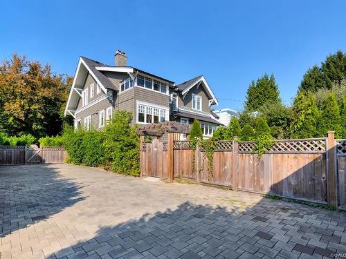 1670 W 49Th Avenue, Vancouver, BC 