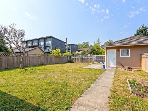 6663 Russell Avenue, Burnaby, BC 