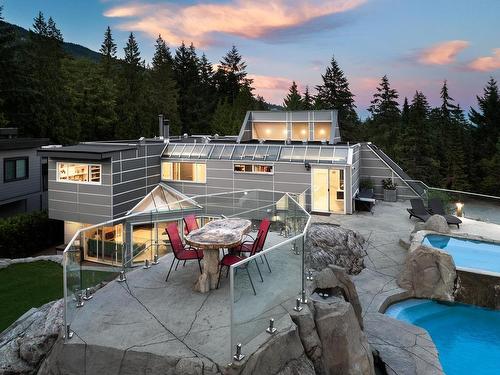 3722 Southridge Place, West Vancouver, BC 