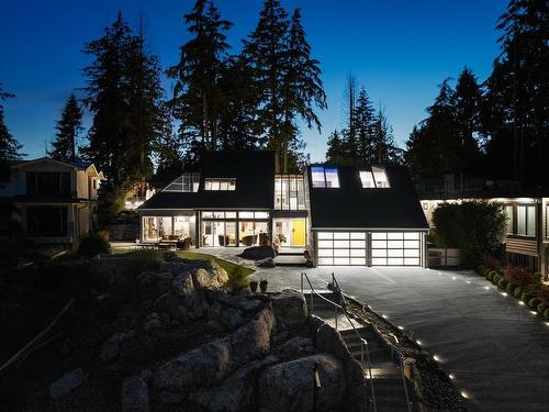 3722 Southridge Place, West Vancouver, BC 