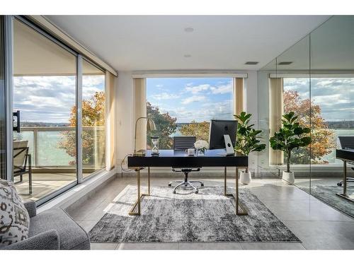 401 2015 Beach Avenue, Vancouver, BC 