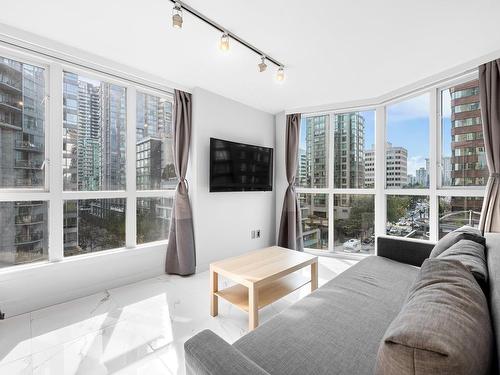 702 1188 Howe Street, Vancouver, BC 