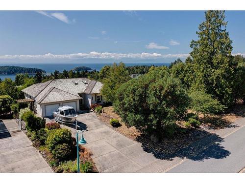 6183 Oracle Road, Sechelt, BC 