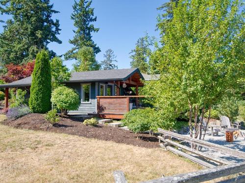 5672 Osprey Street, Sechelt, BC 