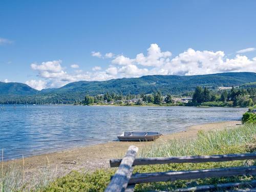 5672 Osprey Street, Sechelt, BC 