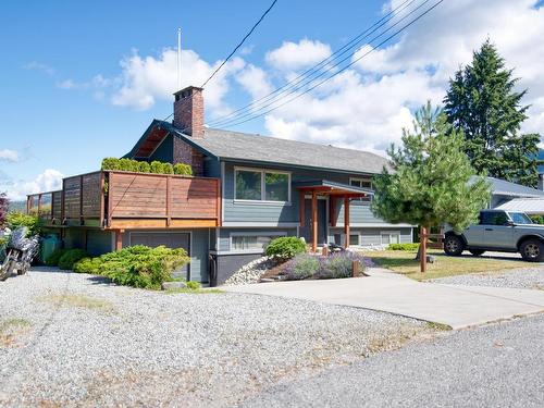 5672 Osprey Street, Sechelt, BC 