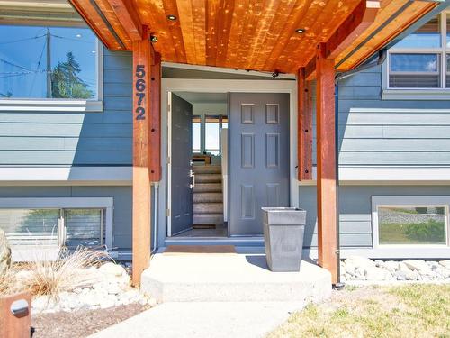 5672 Osprey Street, Sechelt, BC 