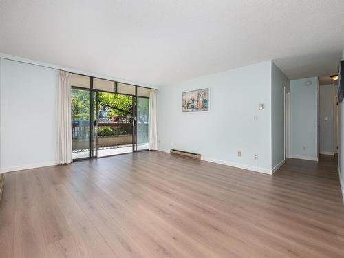 217 5932 Patterson Avenue, Burnaby, BC 