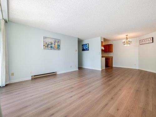 217 5932 Patterson Avenue, Burnaby, BC 