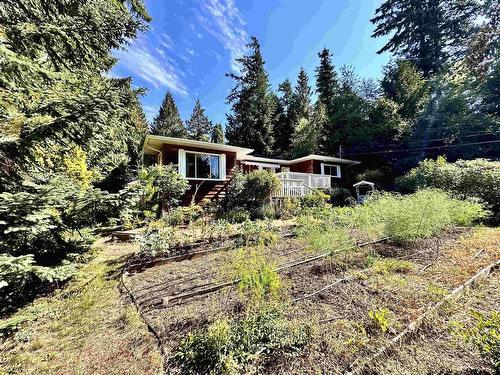 8050 Redrooffs Road, Halfmoon Bay, BC 