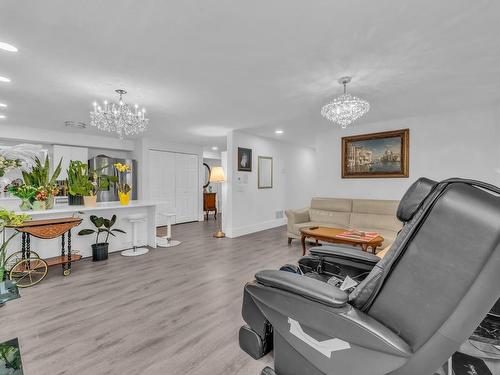 2585 Westhill Way, West Vancouver, BC 