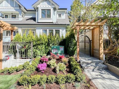 2373 W 7Th Avenue, Vancouver, BC 