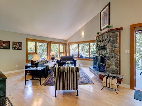 5950 Tillicum Bay Road, Sechelt, BC 