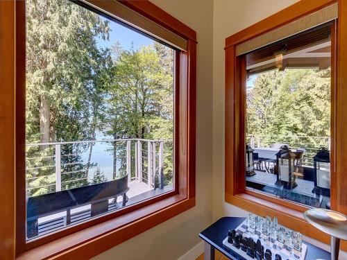 5950 Tillicum Bay Road, Sechelt, BC 