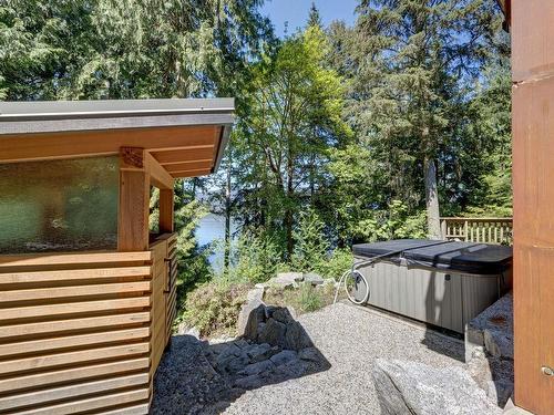 5950 Tillicum Bay Road, Sechelt, BC 