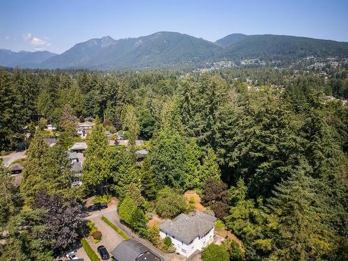 709 Westmoreland Crescent, North Vancouver, BC 