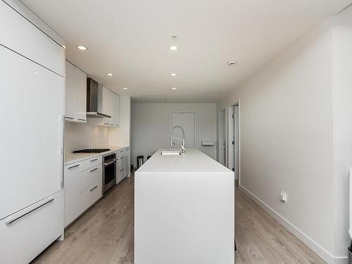 504 3581 Ross Drive, Vancouver, BC 