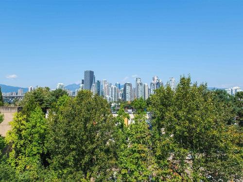 208 1345 W 4Th Avenue, Vancouver, BC 