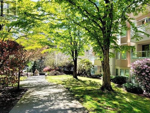 409 6737 Station Hill Court, Burnaby, BC 