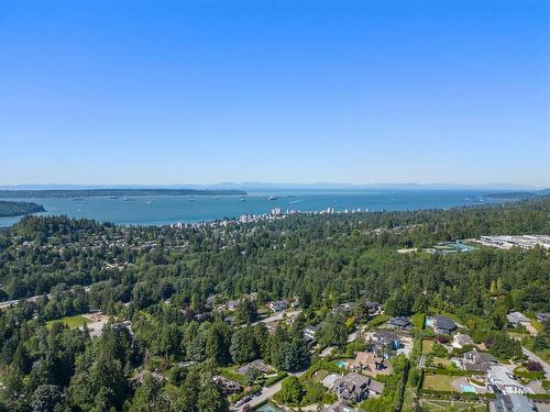 635 Glenmaroon Road, West Vancouver, BC 