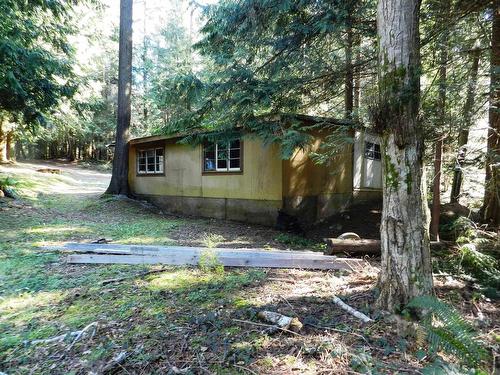 1239 Lockyer Road, Roberts Creek, BC 