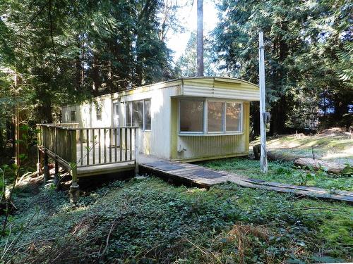 1239 Lockyer Road, Roberts Creek, BC 