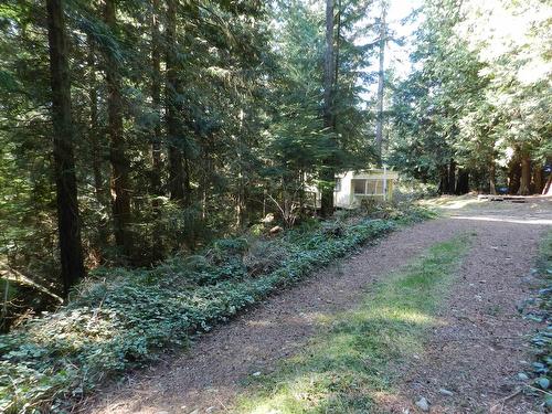 1239 Lockyer Road, Roberts Creek, BC 