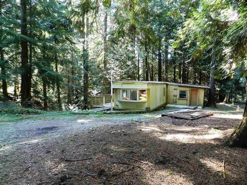 1239 Lockyer Road, Roberts Creek, BC 