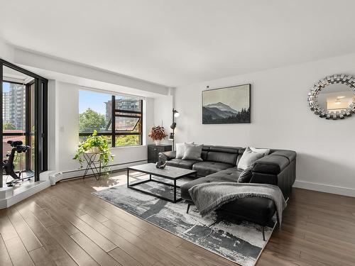 303 212 Davie Street, Vancouver, BC 