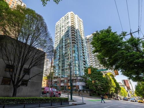 2501 888 Hamilton Street, Vancouver, BC 