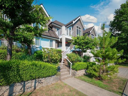 2 250 Keith Rd E, North Vancouver, BC 