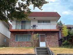 4632 NANAIMO STREET  Vancouver, BC V5N 5J7