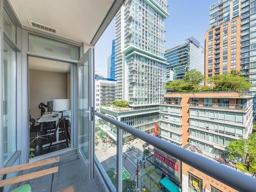 904 480 Robson Street, Vancouver, BC 