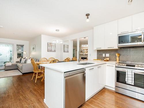 202 7330 Salisbury Avenue, Burnaby, BC 